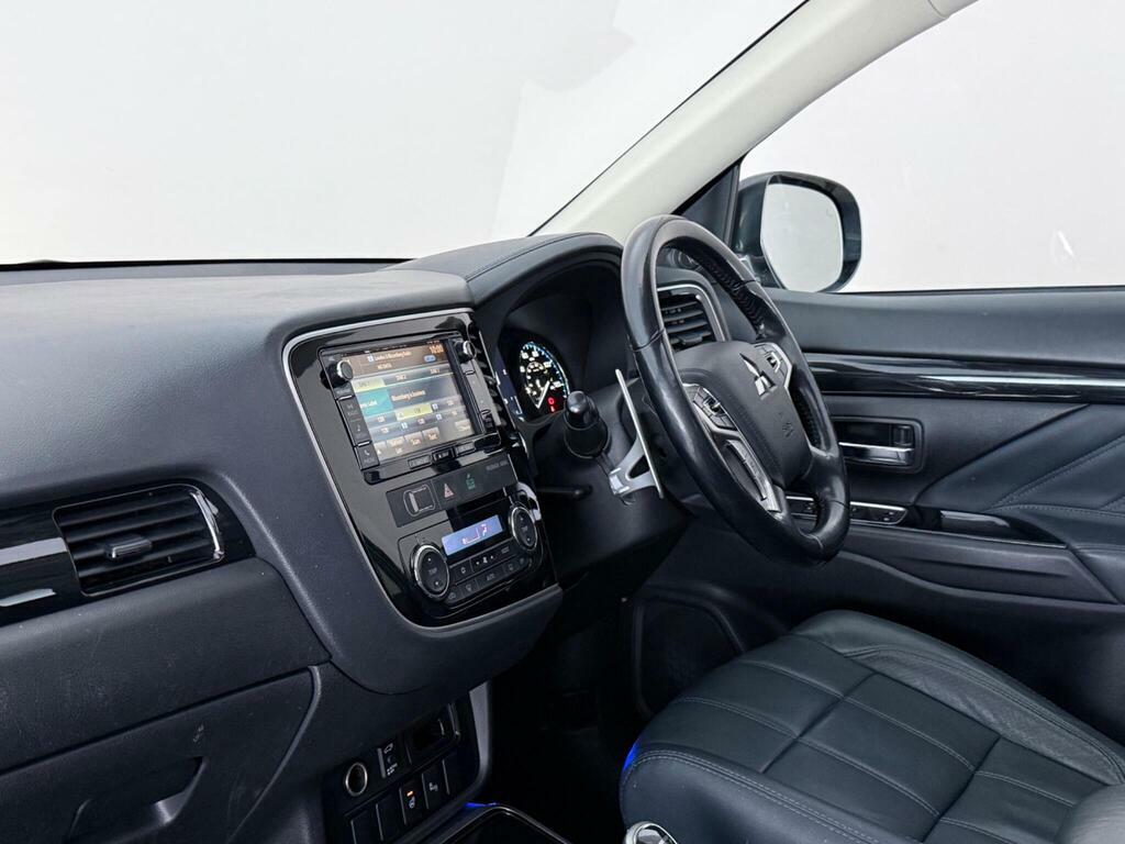 Mitsubishi Outlander 2.0H 12Kwh 5H Cvt 4Wd Euro 6 Ss Black #4
