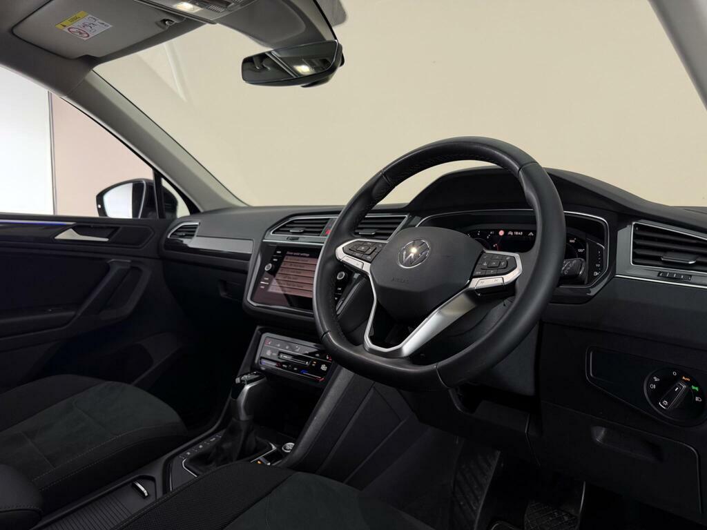 Volkswagen Tiguan 1.5 Tsi Elegance Dsg Euro 6 Ss Black #3