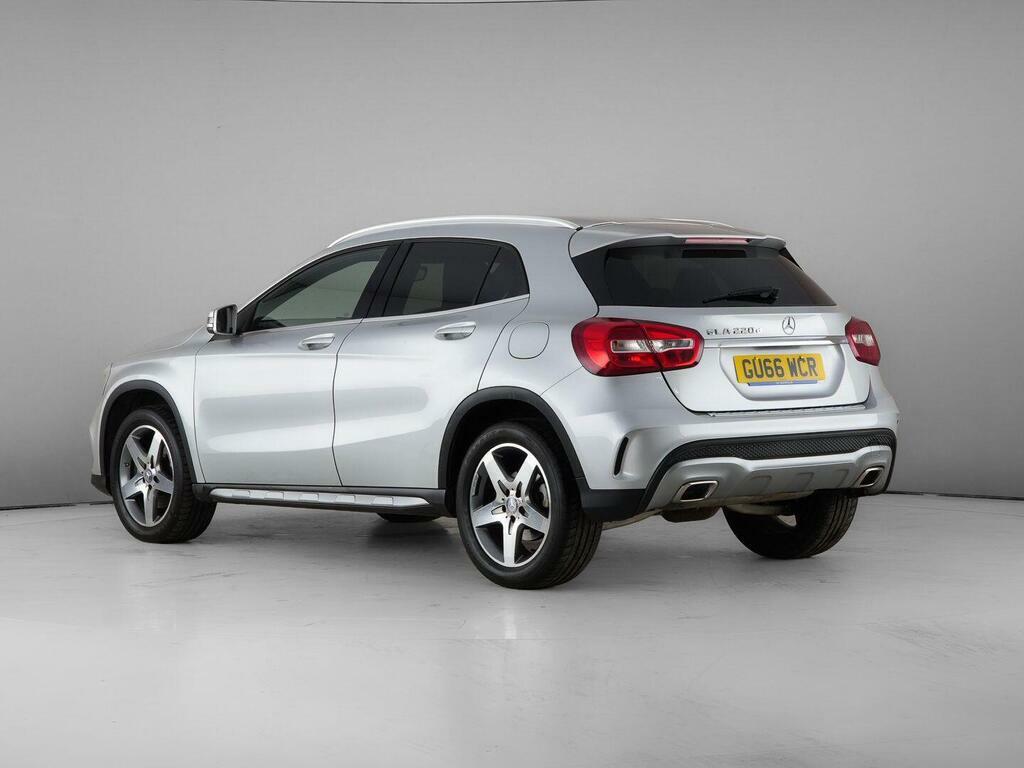 Mercedes-Benz GLA Class Suv 2.1 Gla200d Amg Line 2016 Black #7