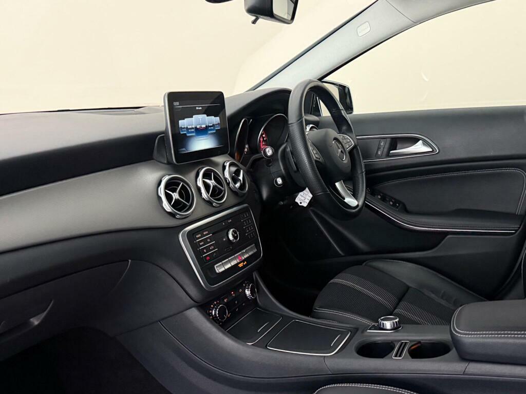 Mercedes-Benz GLA Class 1.6 Gla180 Urban Edition 7G-dct Euro 6 Ss WX68YFJ Grey #4
