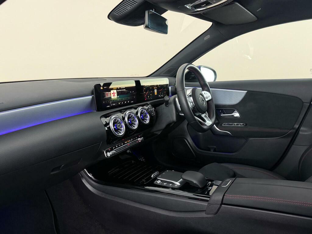 Mercedes-Benz A Class 1.3 A180 Amg Line Night Edition Premium Plus 7G- AV72ZRL White #4