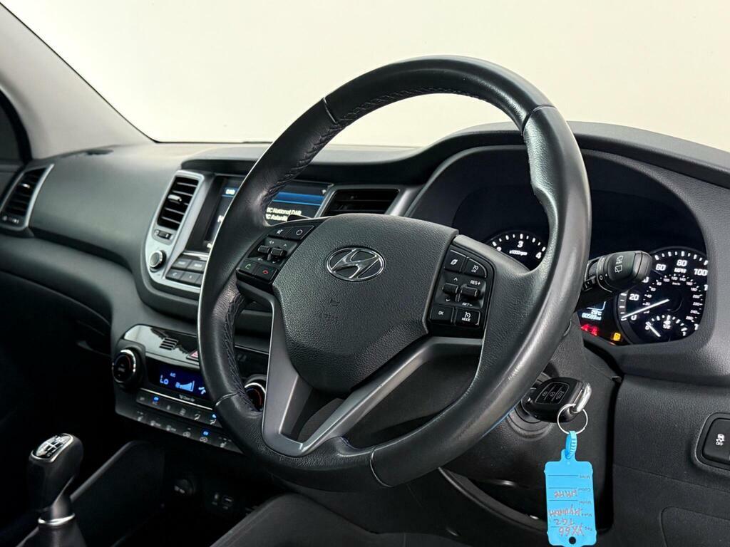 Hyundai Tucson 1.7 Crdi Blue Drive Se Nav Euro 6 Ss White #3