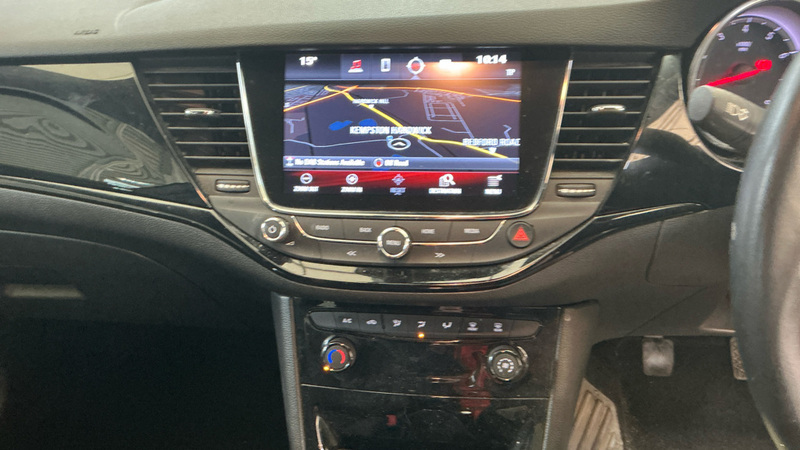 Vauxhall Astra Sri Vx-line Nav SG17GVN White #2