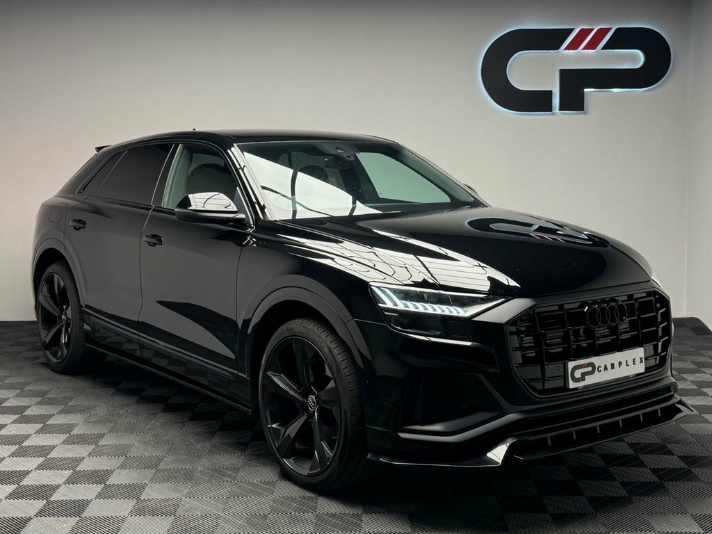 Audi Q8 3L S Line Black