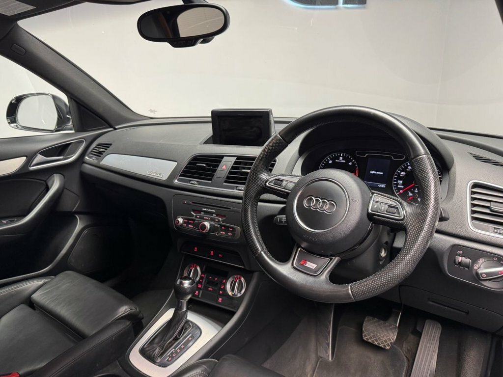 Audi Q3 Suv MR57OOK Black #3