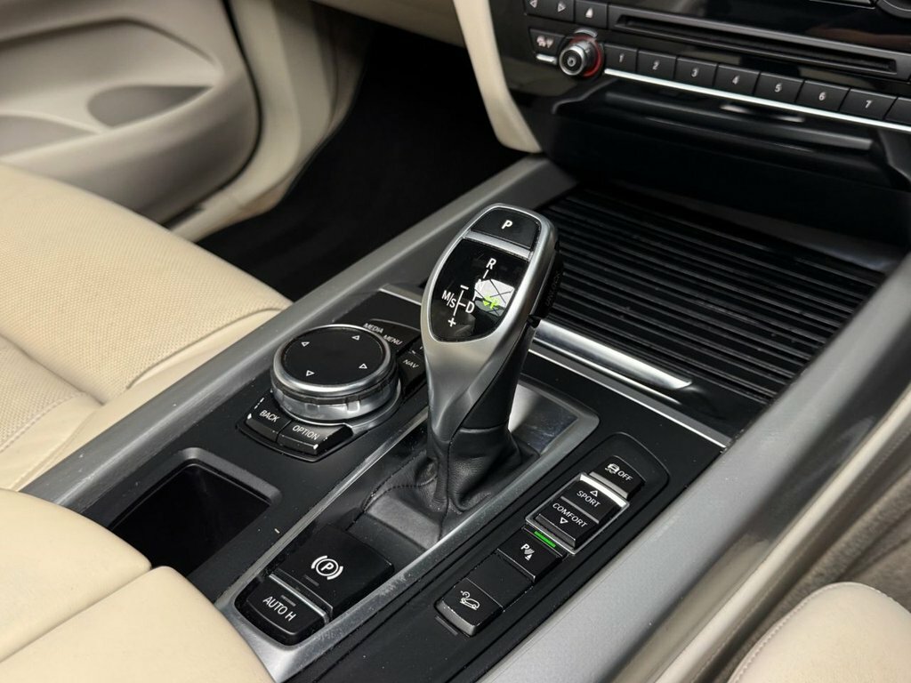 BMW X5 Xdrive30d M Sport White #28