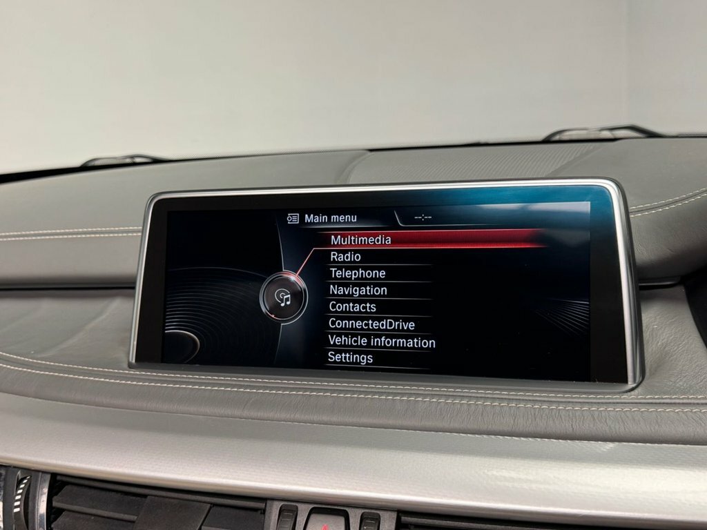 BMW X5 Xdrive30d M Sport White #26
