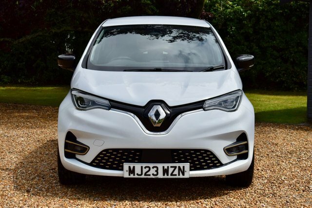Renault Zoe R135 Ev50 52Kwh Iconic Hatchback White #2