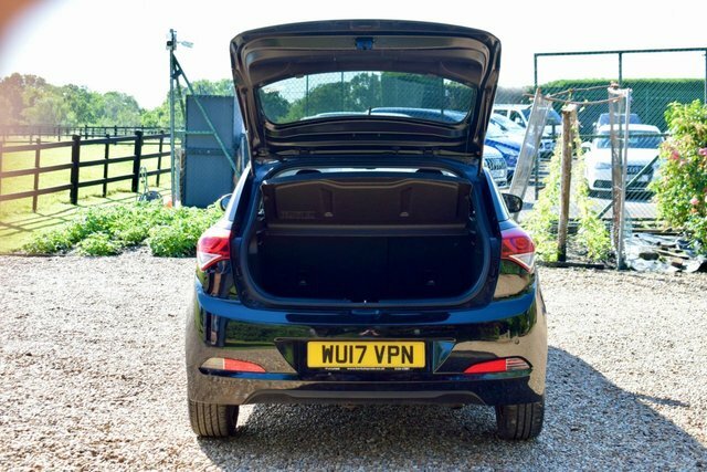 Hyundai I20 Hatchback Black #8