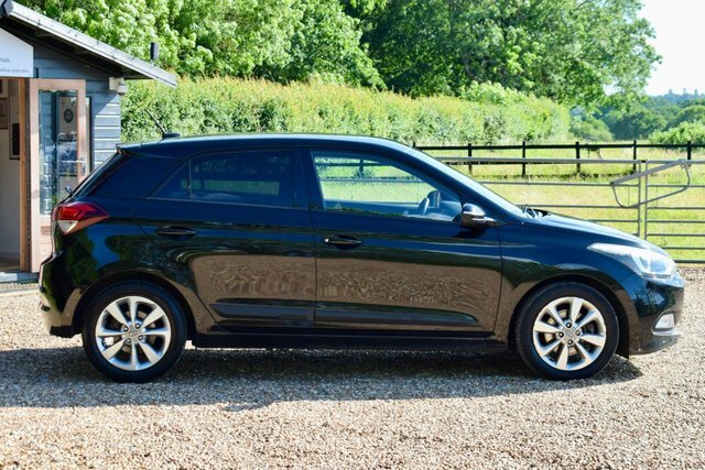 Hyundai I20 Hatchback Black #11