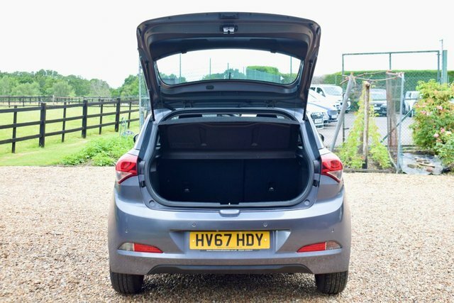 Hyundai I20 Hatchback White #7
