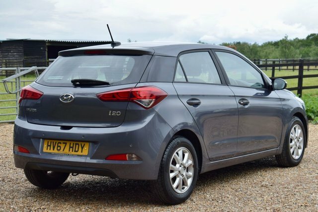Hyundai I20 Hatchback White #9