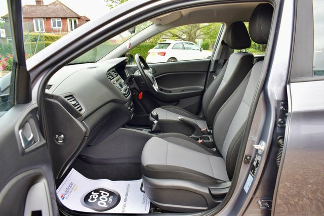 Hyundai I20 Hatchback White #28