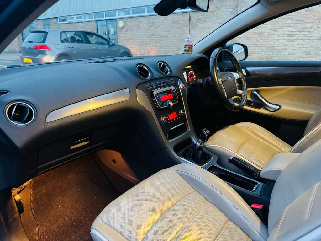 Ford Mondeo Graphite White #15