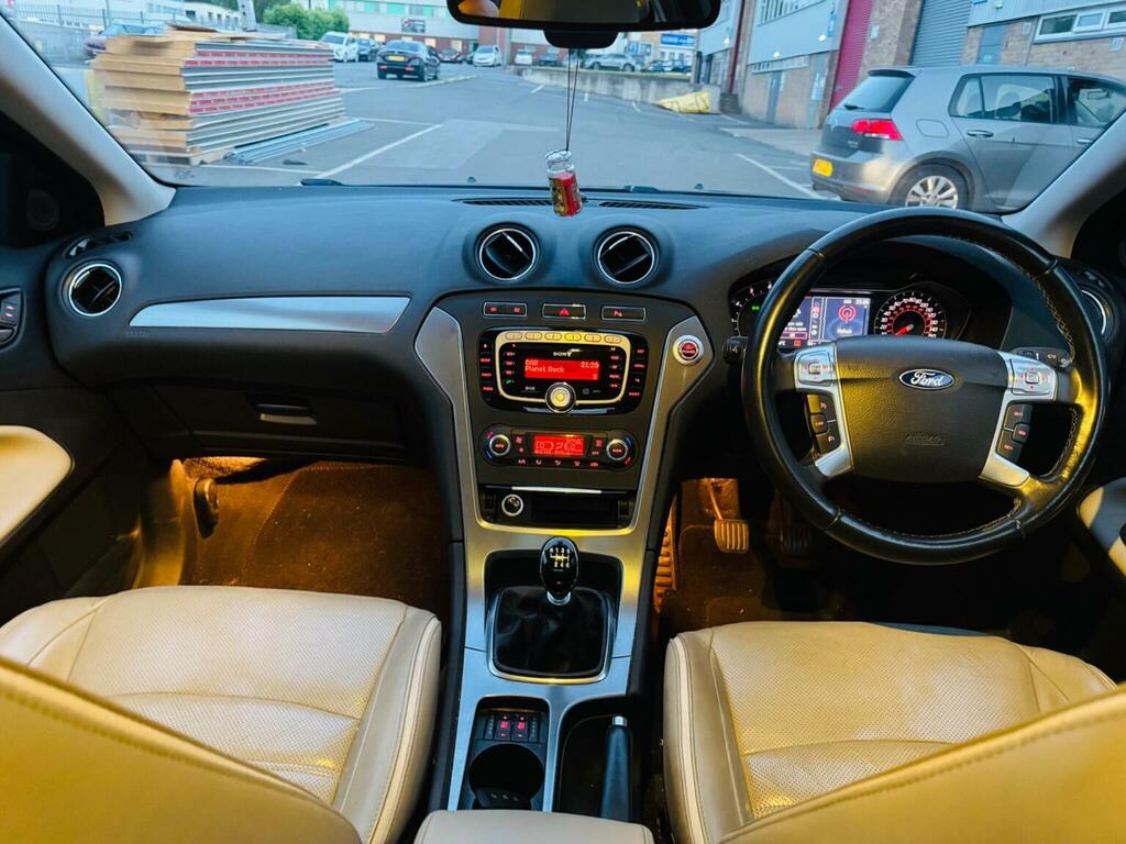 Ford Mondeo Graphite White #19