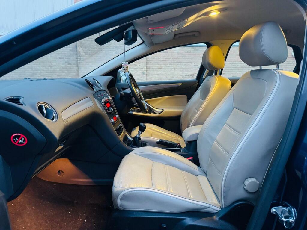 Ford Mondeo Graphite White #16