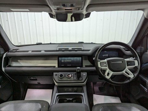 Land Rover Defender 2.0 Defender S #2