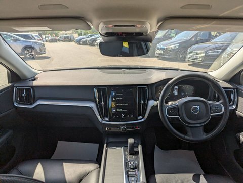 Volvo V60 2.0 V60 Momentum AE21LKD #2