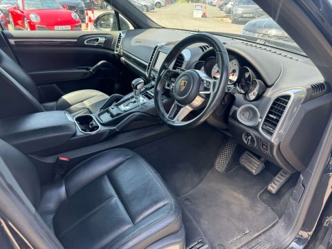 Porsche Cayenne  Black #4