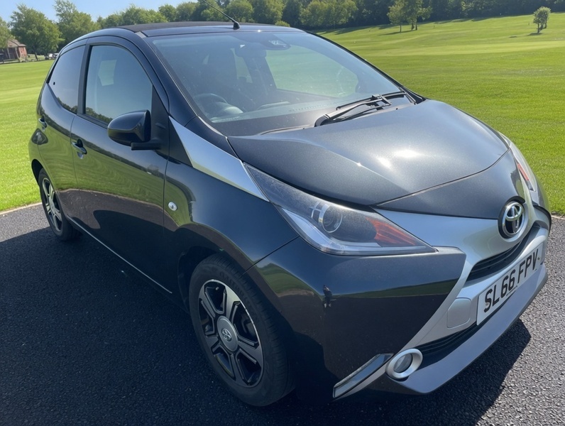 Toyota Aygo 1.0 Vvt-i X-clusiv 2 SL66FPV #2