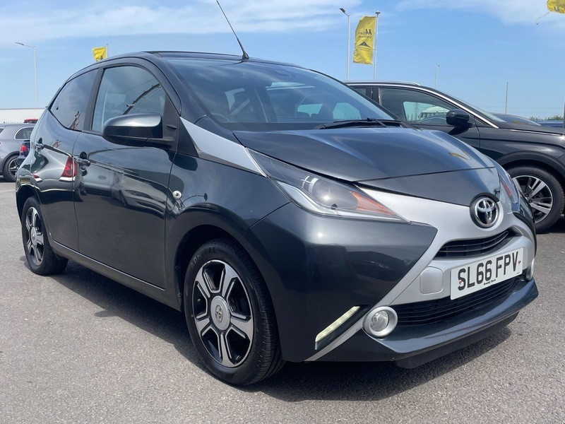 Toyota Aygo 1.0 Vvt-i X-clusiv 2 SL66FPV #3