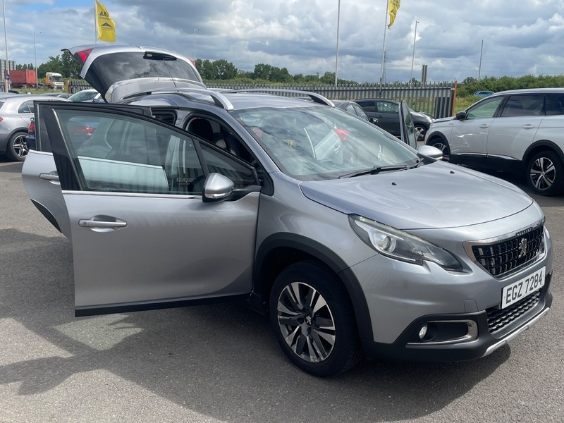 Peugeot 2008 1.2 Allure  #4