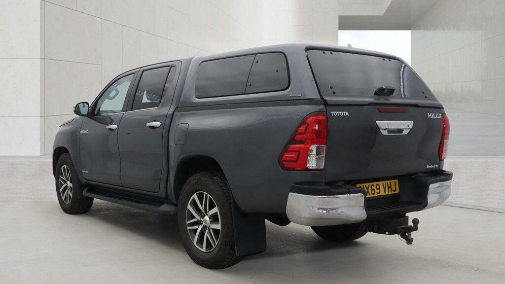 Toyota HILUX Invincible Grey #3