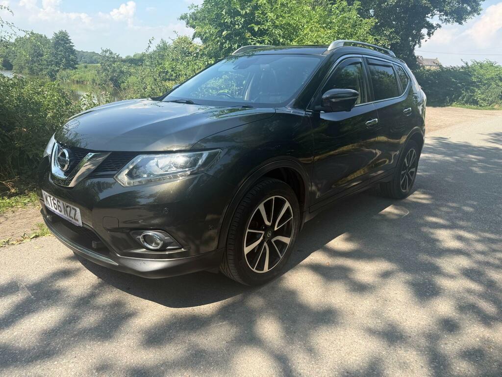 Nissan X-Trail Tekna Green