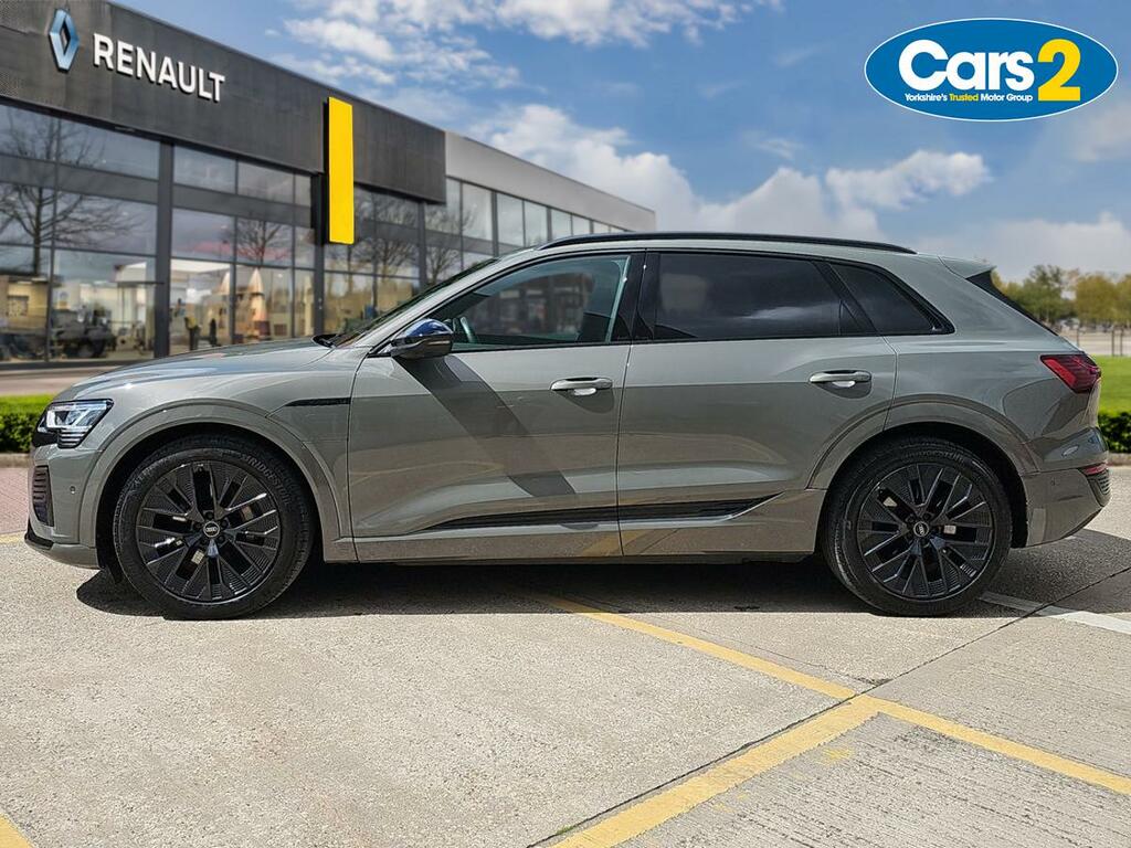 Audi Q8 e tron 300Kw 55 Quattro 114Kwh Black Edition Grey #6