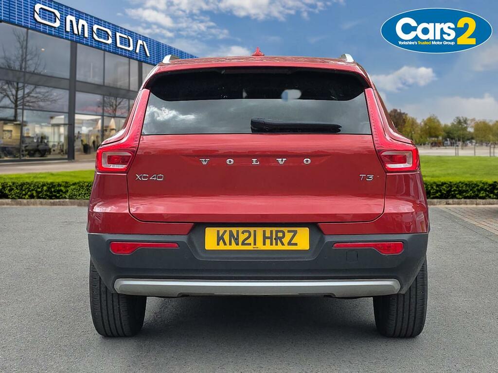 Volvo XC40 1.5 T3 163 Momentum KN21HRZ Red #4