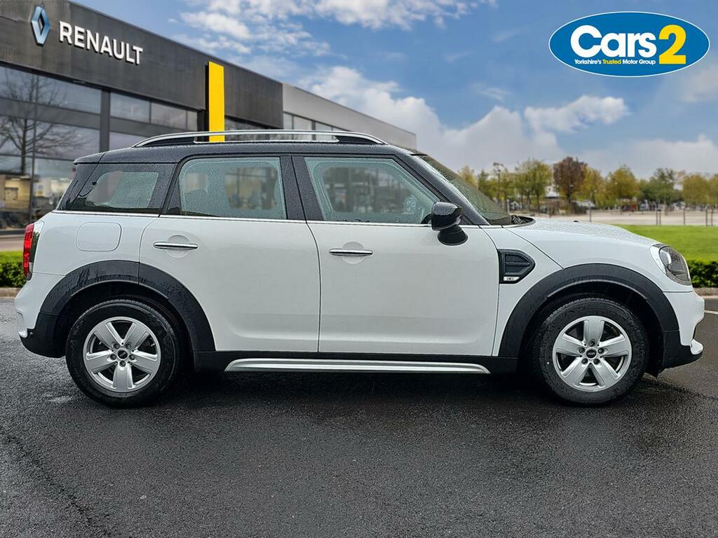 Mini Countryman 1.5 Cooper Classic CE69RDV White #2