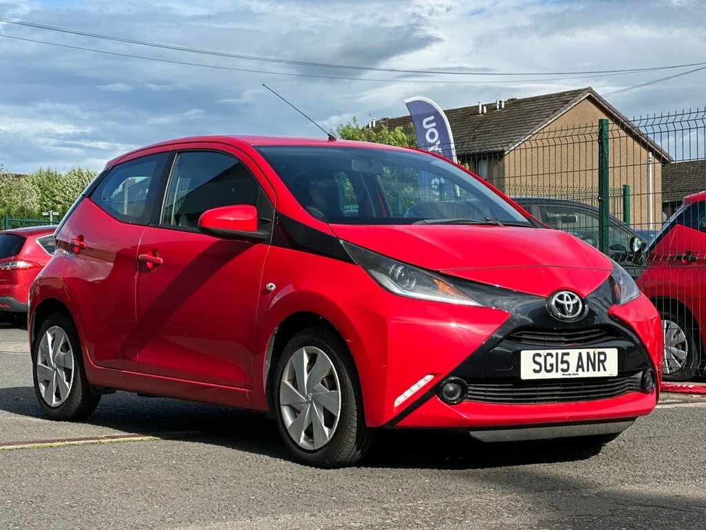 Toyota Aygo 1L X-play Red