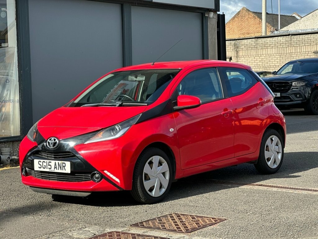 Toyota Aygo 1L X-play SG15ANR Red #2