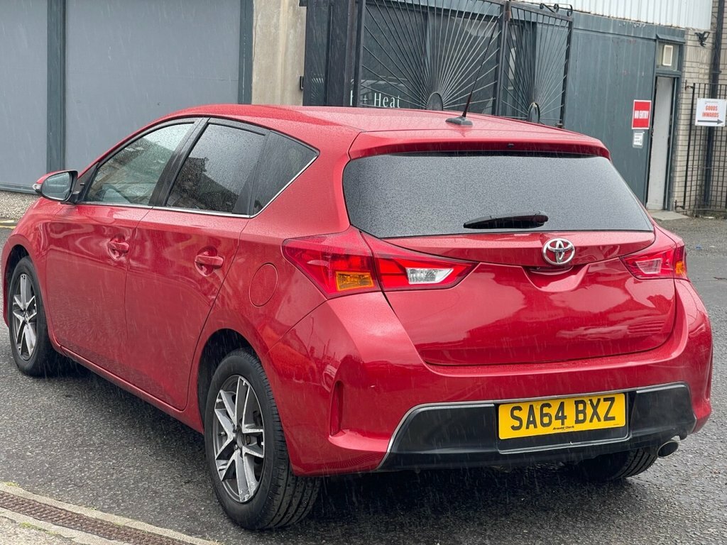 Toyota Auris 1.6L Icon Plus Red #6