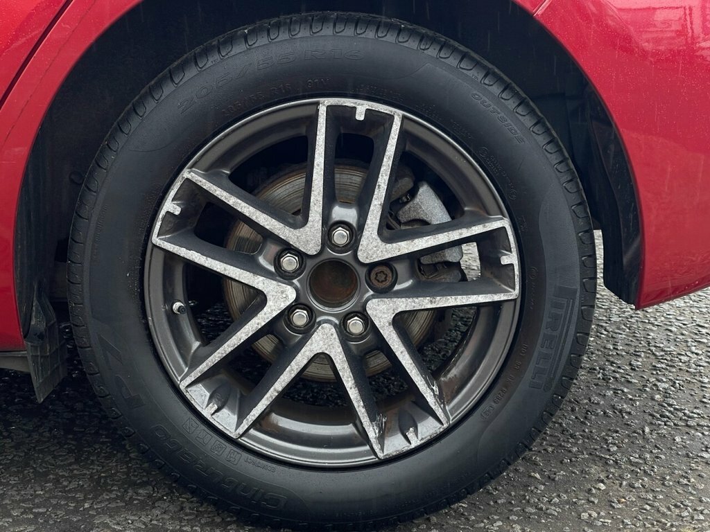 Toyota Auris 1.6L Icon Plus Red #6