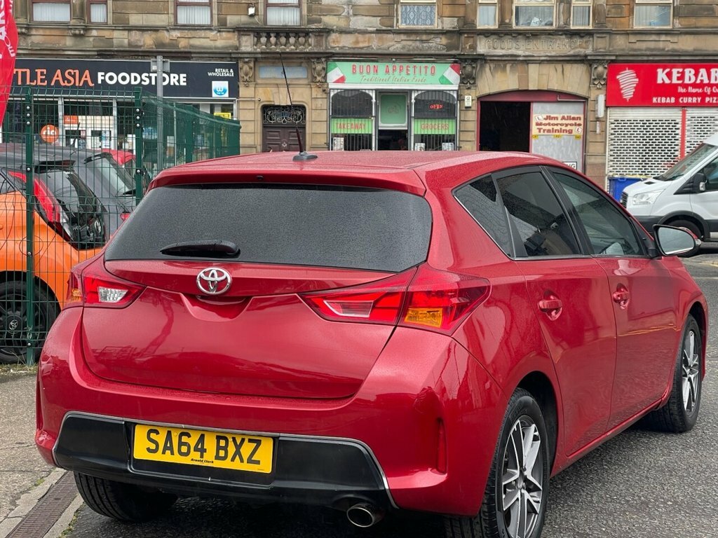 Toyota Auris 1.6L Icon Plus Red #5
