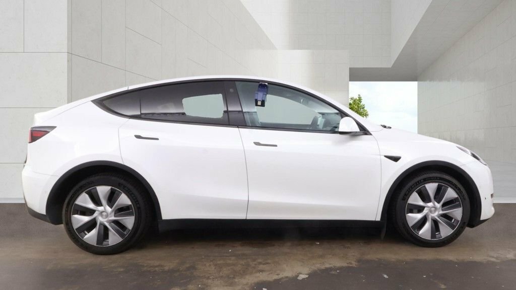 Tesla Model Y Suv White #5