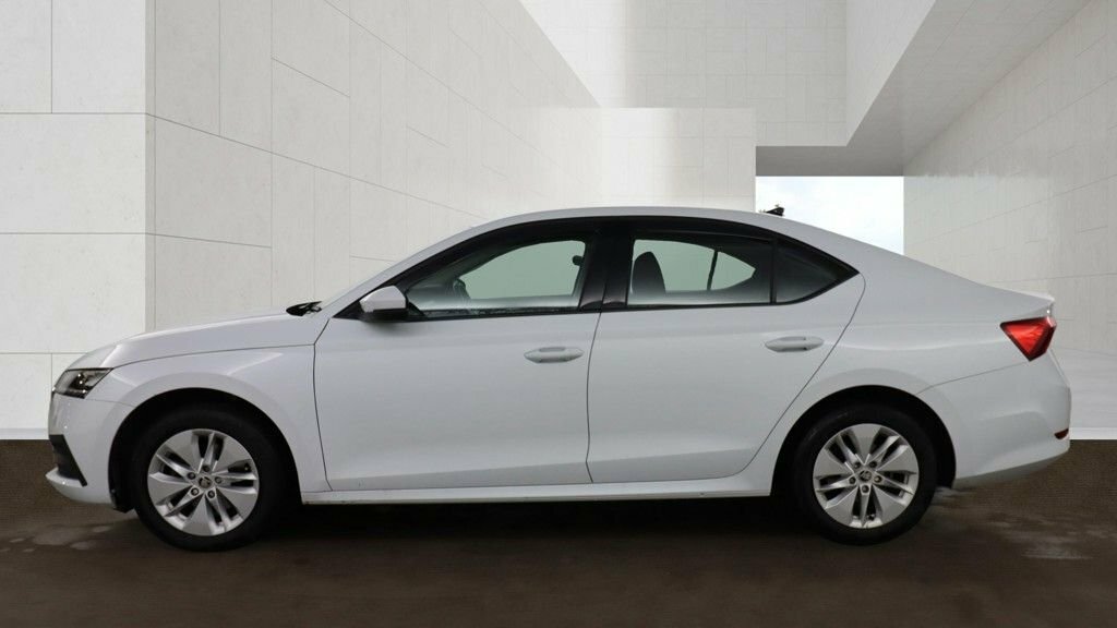 Skoda Octavia 1L Se White #6