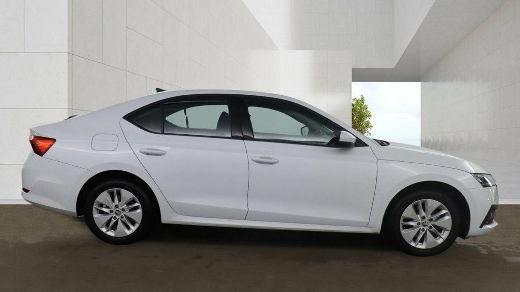 Skoda Octavia 1L Se White #5