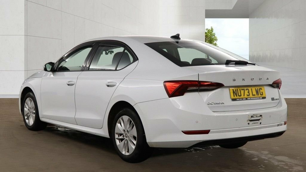 Skoda Octavia 1L Se White #3