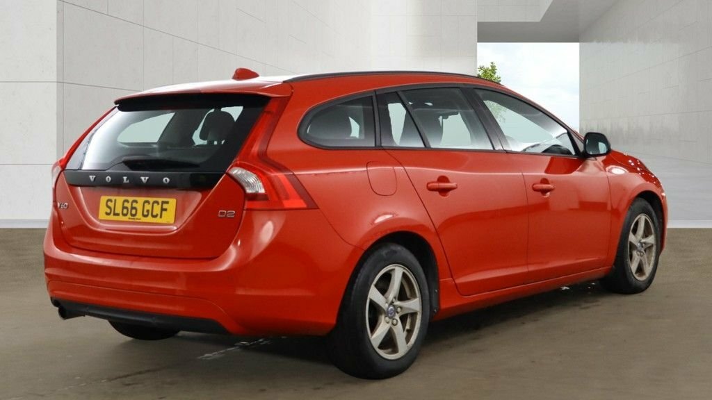 Volvo V60 2L Business Edition Red #4