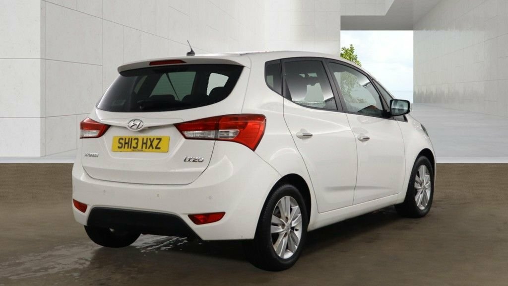 Hyundai Ix20 1.6L Style White #4