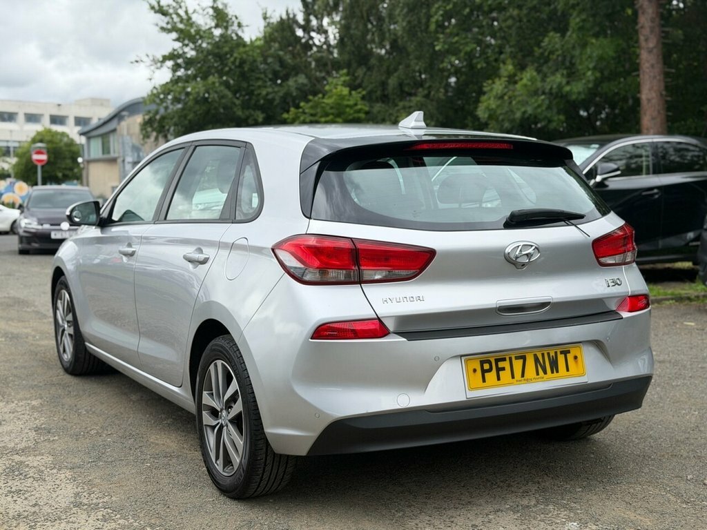 Hyundai I30 1L Se Nav Silver #5