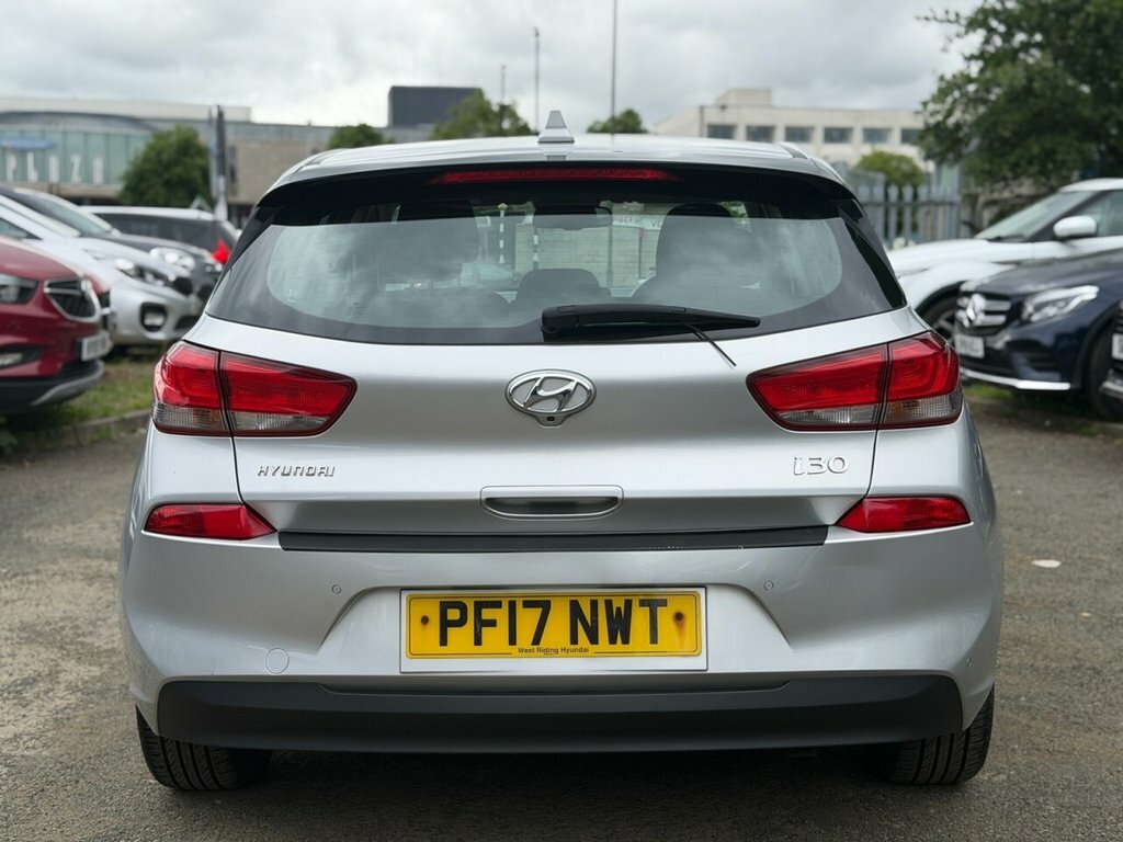 Hyundai I30 1L Se Nav Silver #6