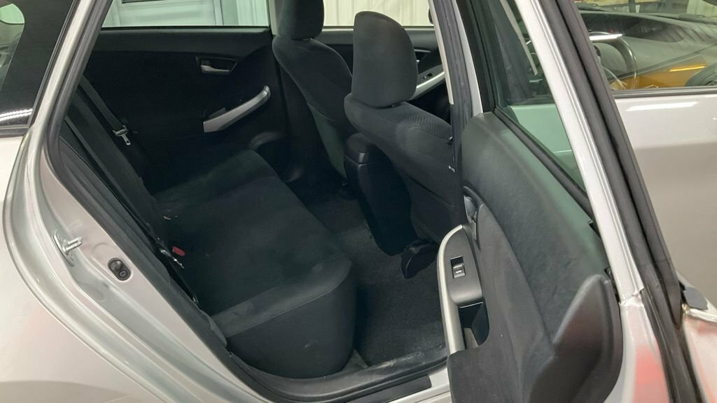 Toyota Prius Hatchback Blue #10
