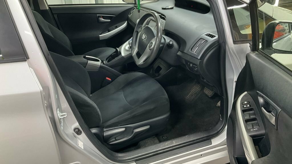 Toyota Prius Hatchback Blue #11