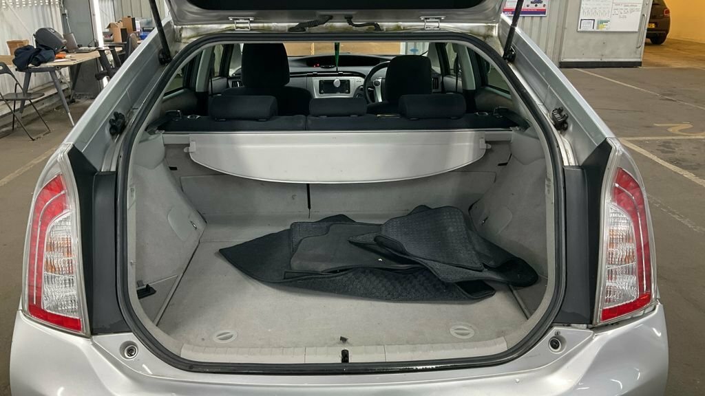 Toyota Prius Hatchback Blue #9