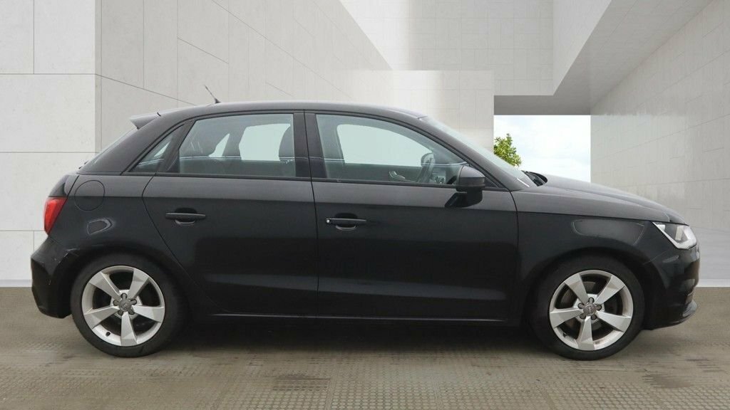 Audi A1 1.6L Sport Black #5