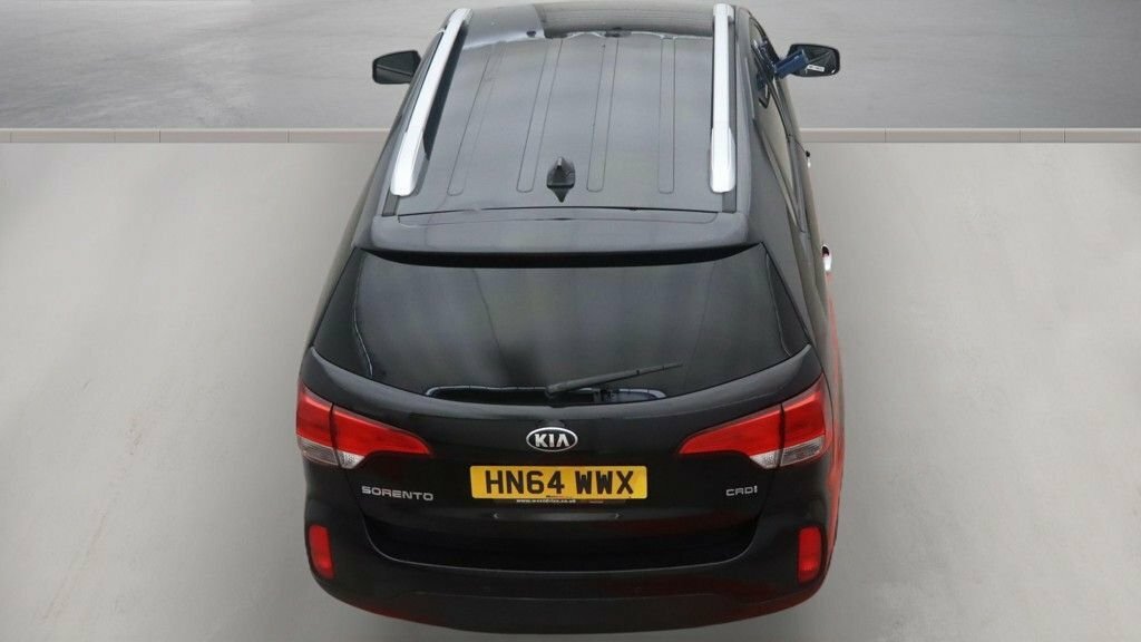 Kia Sorento Estate Black #7