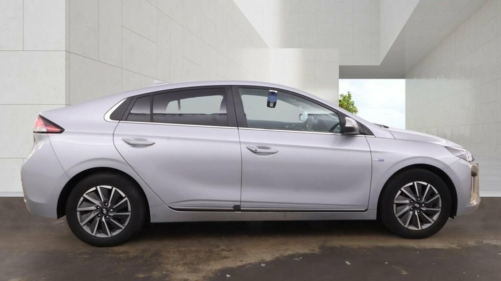Hyundai Ioniq Hatchback Silver #5